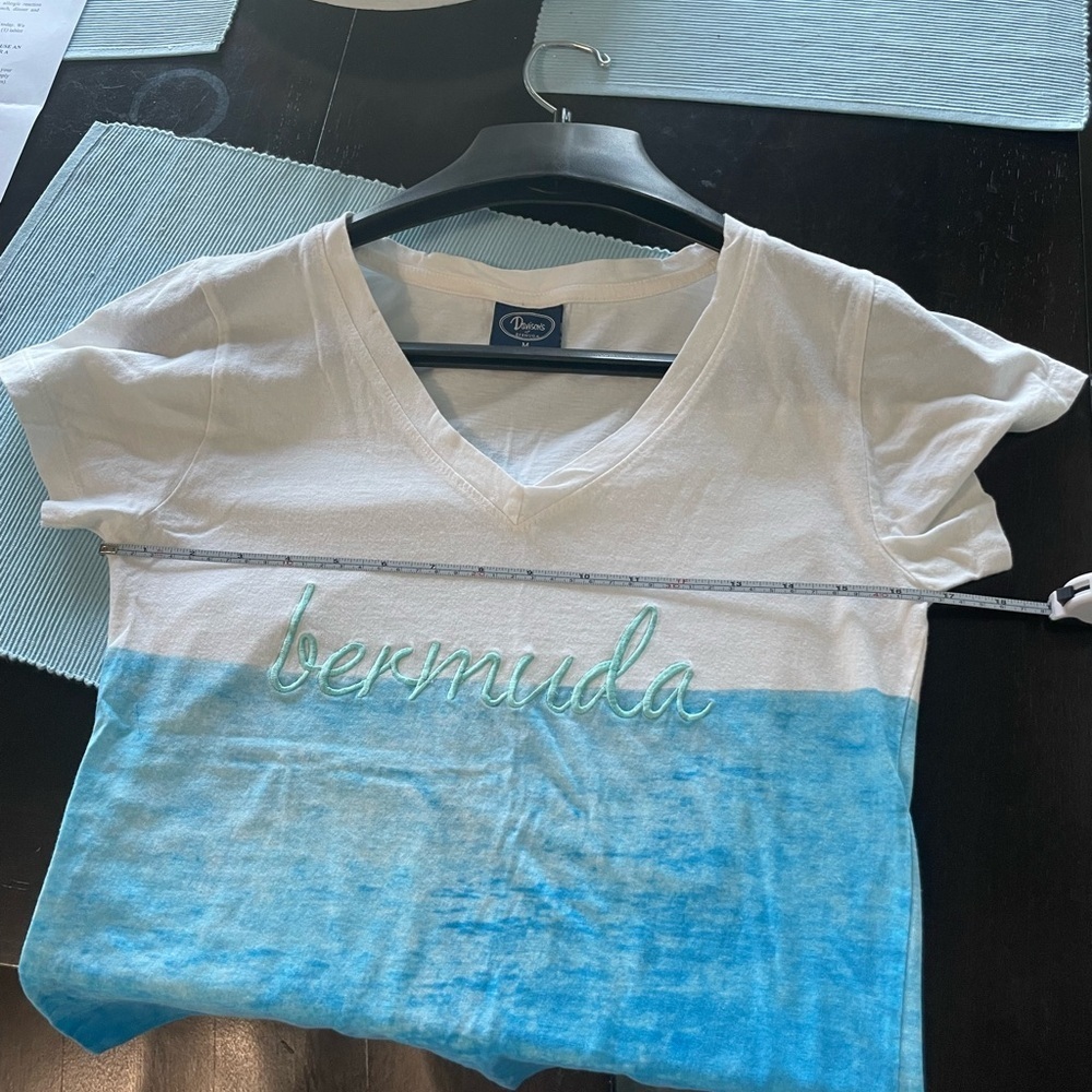 Bermuda Beautiful Blue Graphic Tee in size medium - Picture 5 of 8